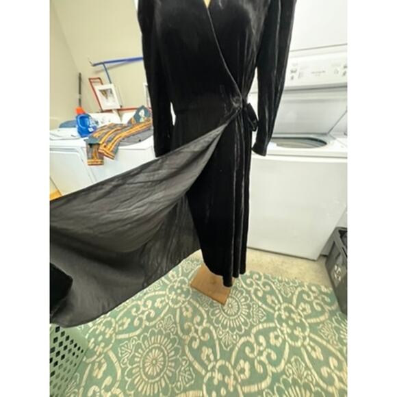 NWT!! RHODE‎ "LAINEY" DRESS ,Black,Goth,Halloween, Velvet, Wrap, - Picture 2 of 16